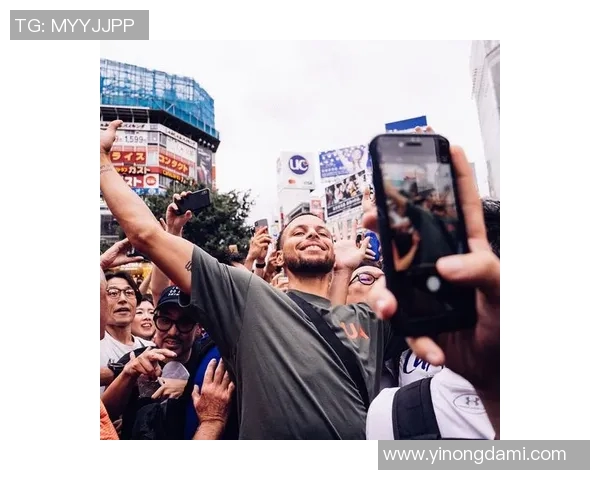 在异国街头偶遇足球球星那一刻的震撼与惊喜